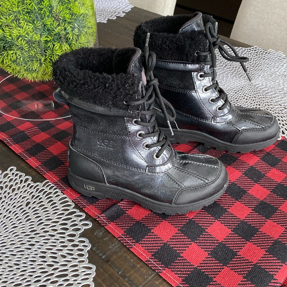 🦋 Kids UGG Waterproof Black Snow Boots Size 1